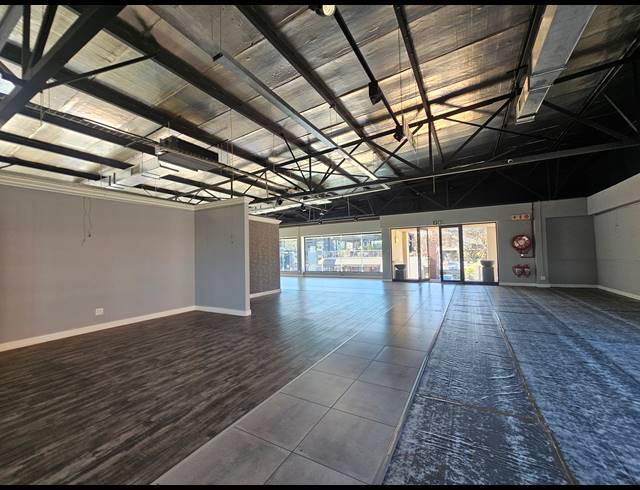 768M² SHOWROOM TO LET IN KRAMERVILLE